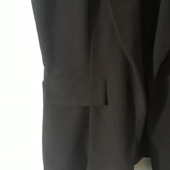 Vest - Picture 3 of 4